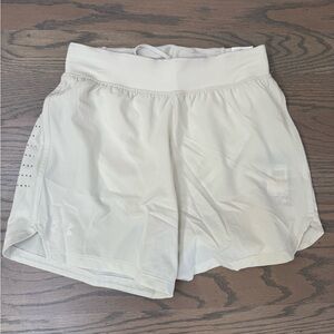 Under Armour Men’s Speedpocket 5” Ivory Workout Running Shorts NWT $50 Sz Small